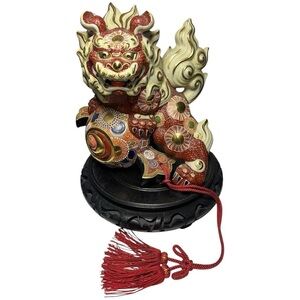 Japanese Kutani Foo Dog Lion Komainu Shishi on Magic Hammer Porcelain Wood Base